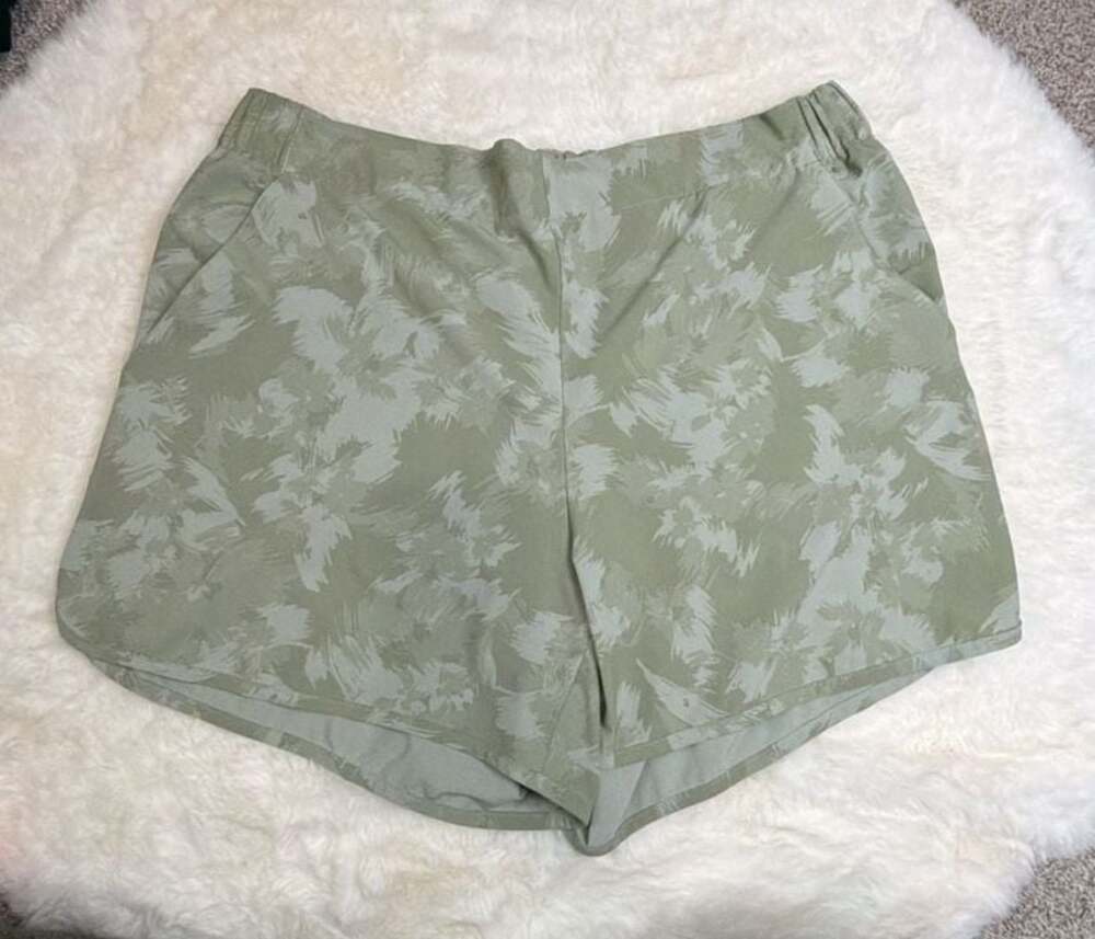 Columbia Women's Sucker for Summer Plus Size Printed Elastic Waist Shorts